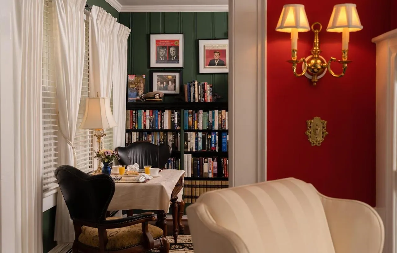 A Williamsburg White House Inn Alojamento de Acomodação e Pequeno-almoço